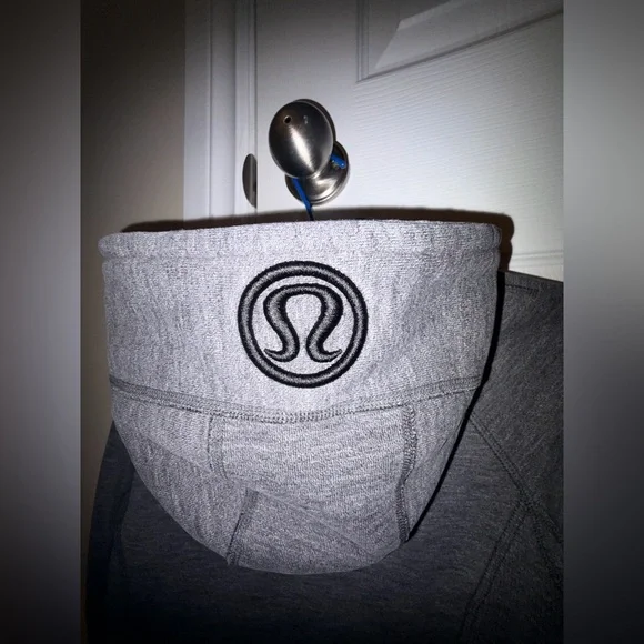 LULULEMON Size 6 - Picture 4 of 8